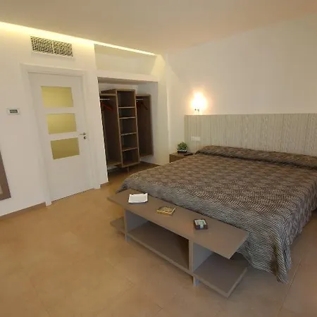 Aparthotel Free Parking 3*